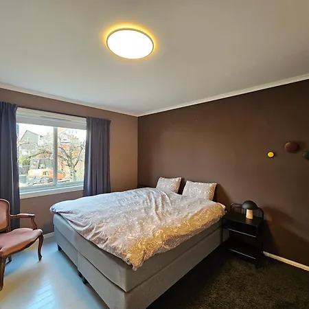 Tomannsbolig Sentralt 公寓 *