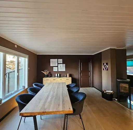 Tomannsbolig Sentralt アパート